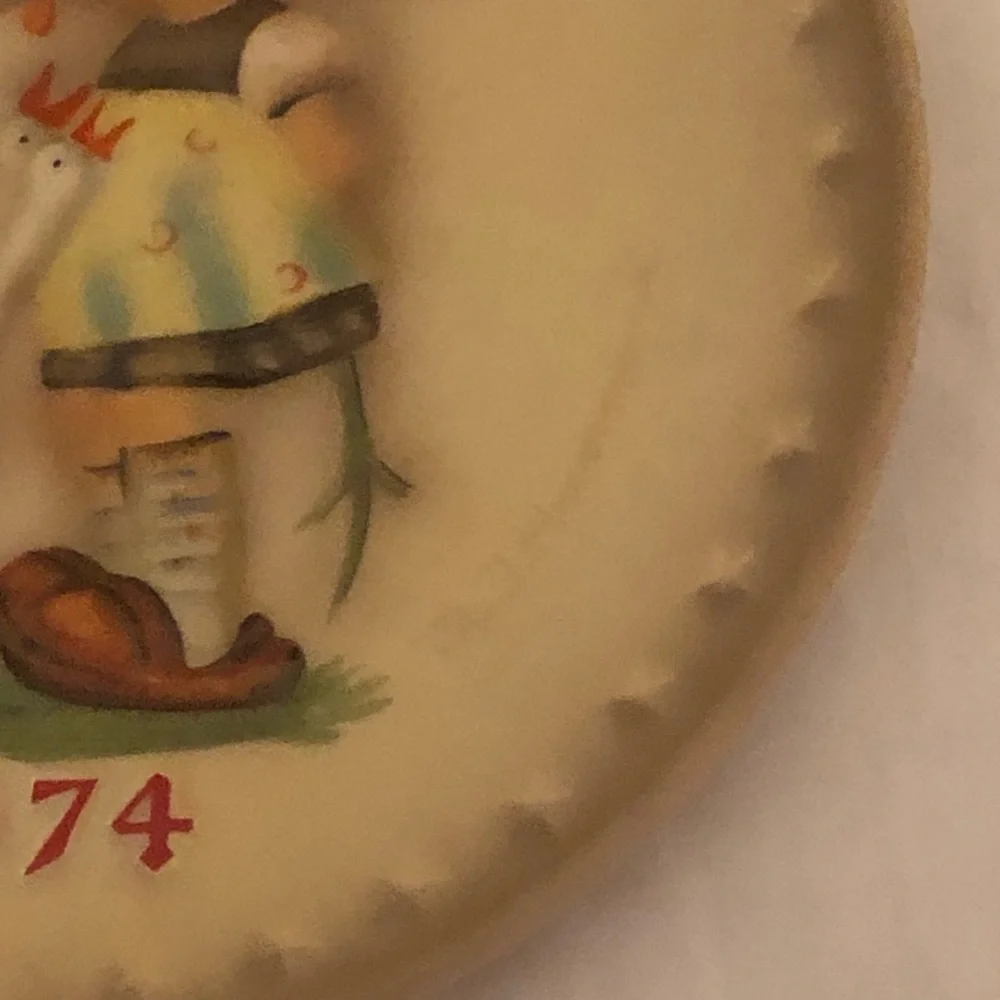 Goebel Hummel 1974 Decorative Plate Girl with Geese Porcelain Bas Relief - Picture 2 of 15